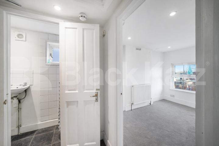 Top floor one bedroom apartment near Brixton Upper Tulse Hill, Brixton